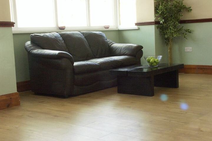 Lounge 16 of 29