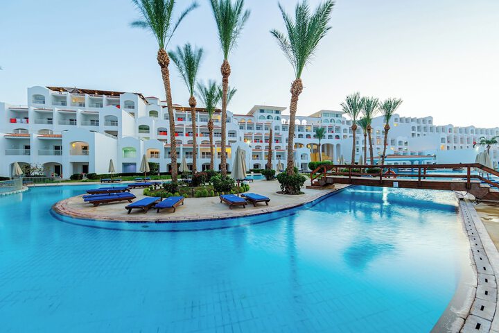 Hotel Pool