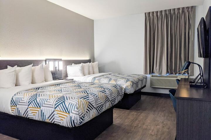 Room 4 of 38