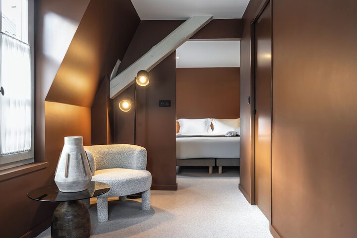 Room 32 of 78