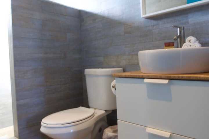 Room 46 of 77
