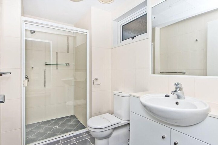 Room 16 of 24