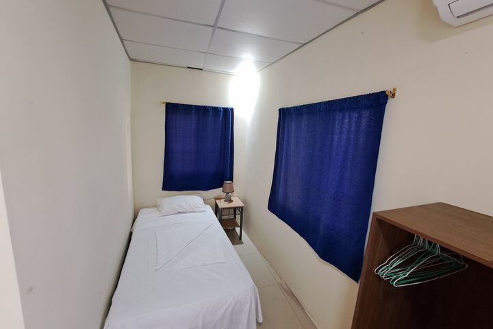 Room 2 of 25