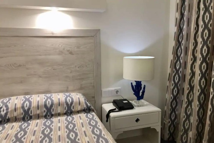 Room 6 of 60
