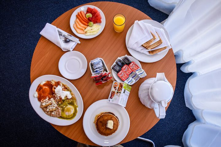 Breakfast/Coffee Service 15 of 17