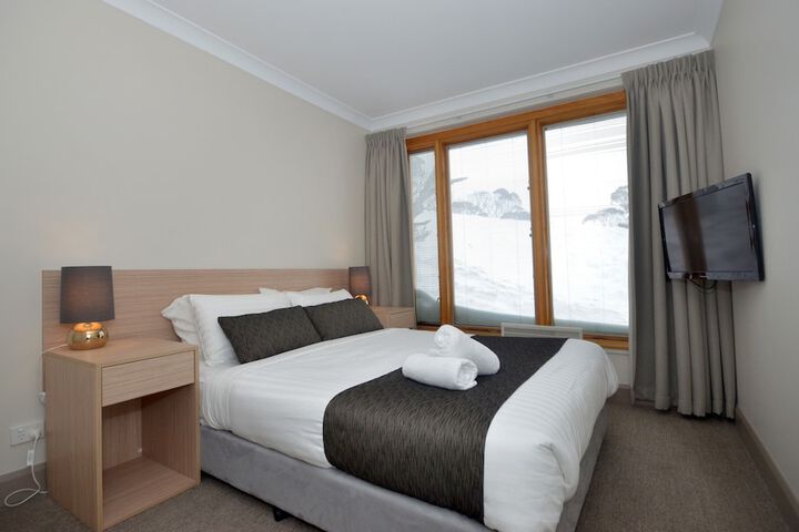 Room 10 of 65
