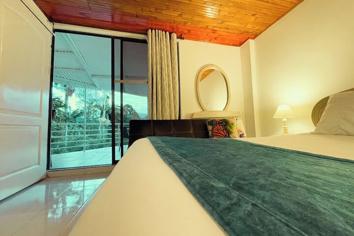 Room 6 of 123