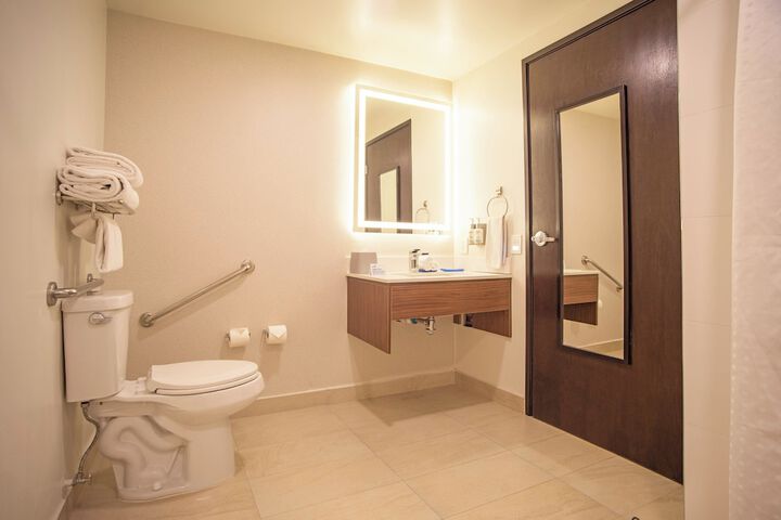 Room 12 of 65