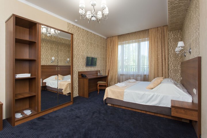 Room 4 of 11