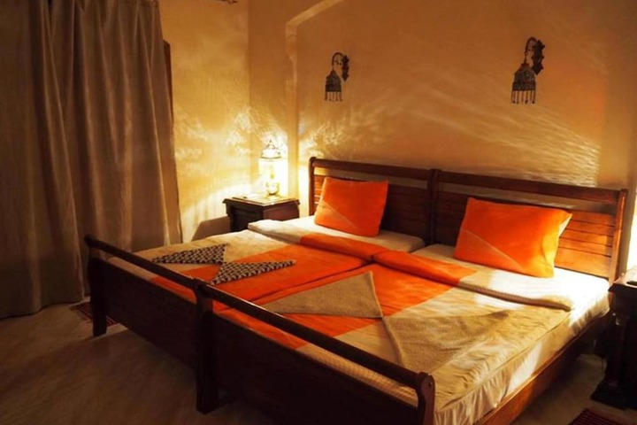 Room 16 of 107