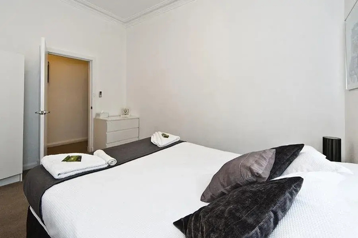 Room 2 of 9