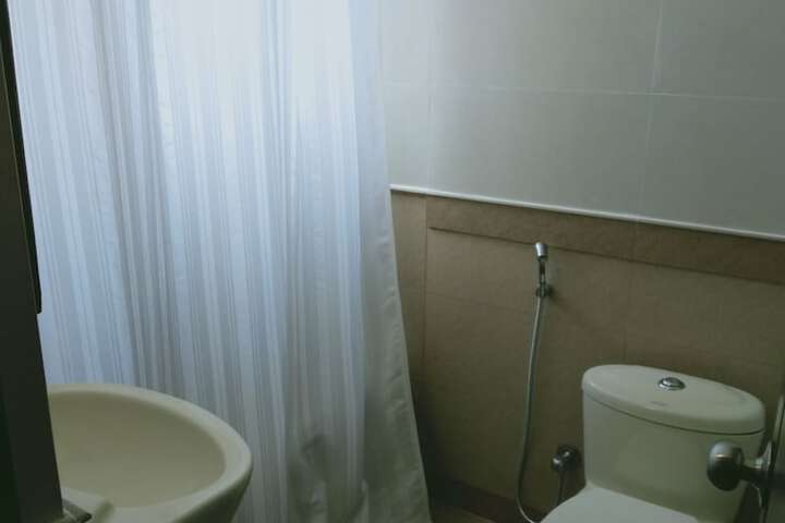 Room 27 of 48