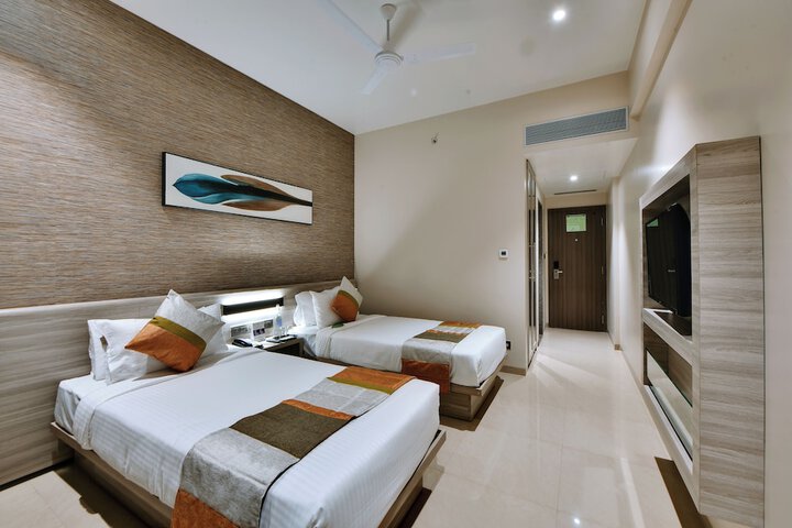 Room 8 of 19