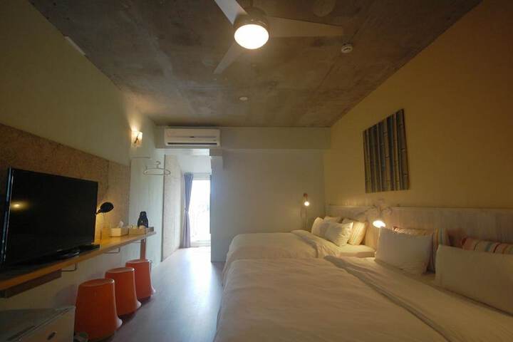 Room 18 of 82