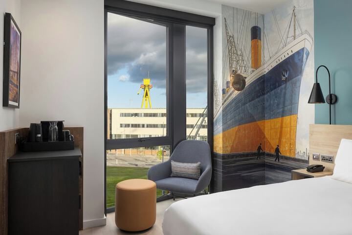 Room 42 of 80