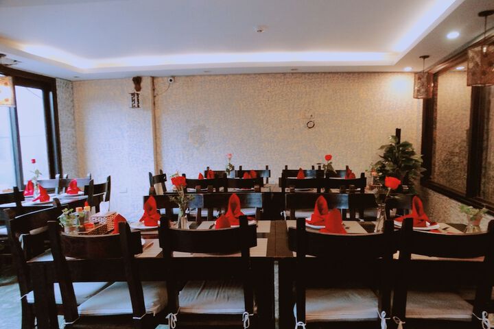 Dining 57 of 72