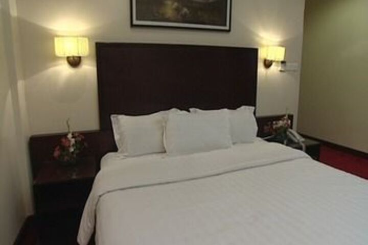 Room 5 of 27