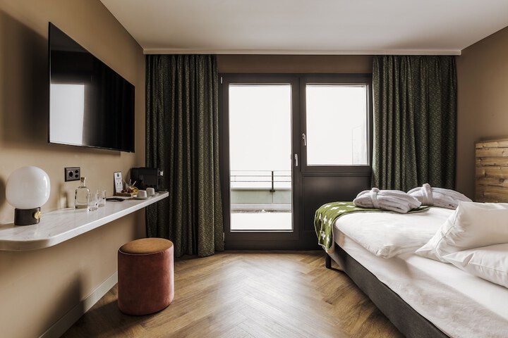 Room 7 of 75