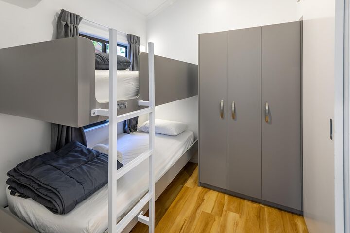 Room 33 of 126