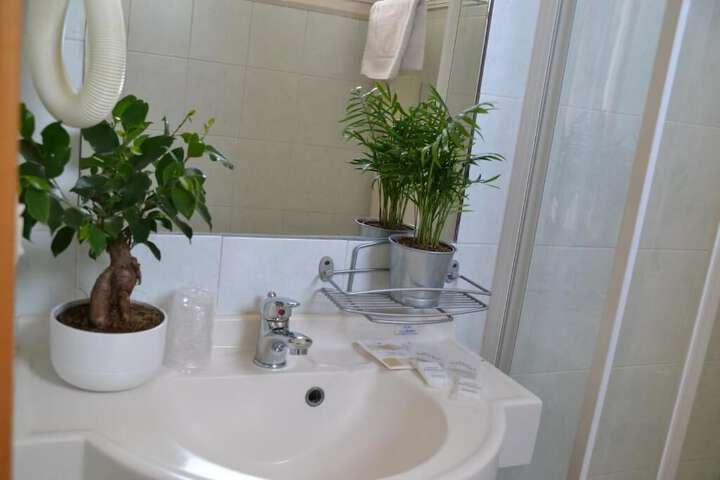 Room 8 of 22