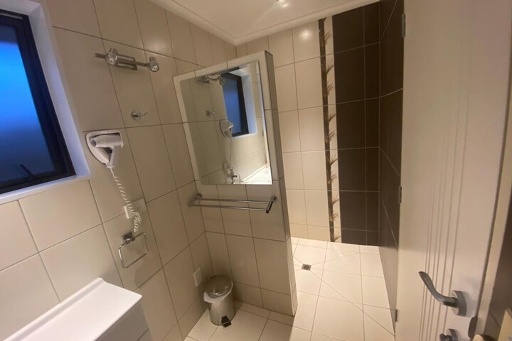 Room 8 of 20