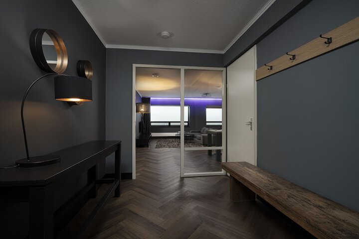Room 4 of 56