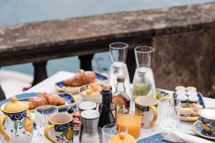 Breakfast/Coffee Service 223 of 241