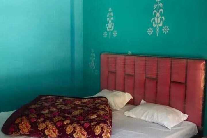 Room 6 of 40