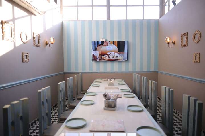 Dining 45 of 76
