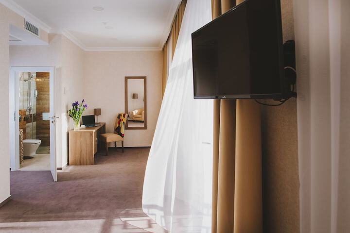 Room 35 of 70