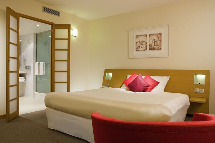 Room 7 of 130
