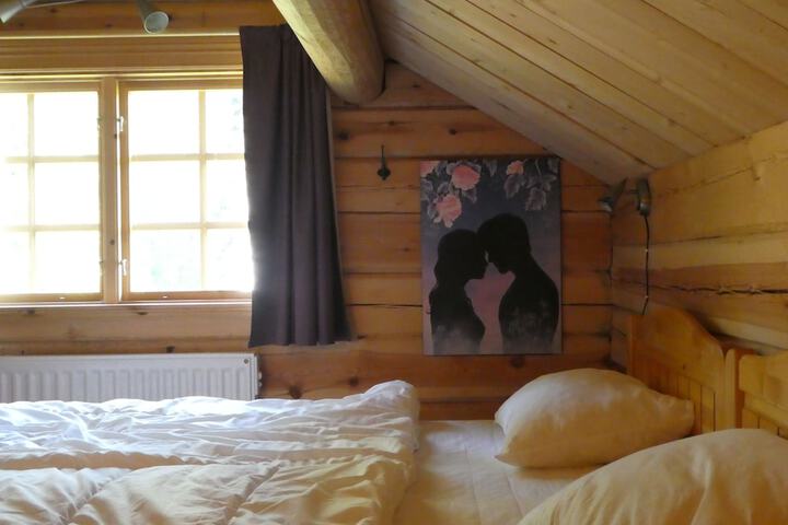 Room 3 of 73