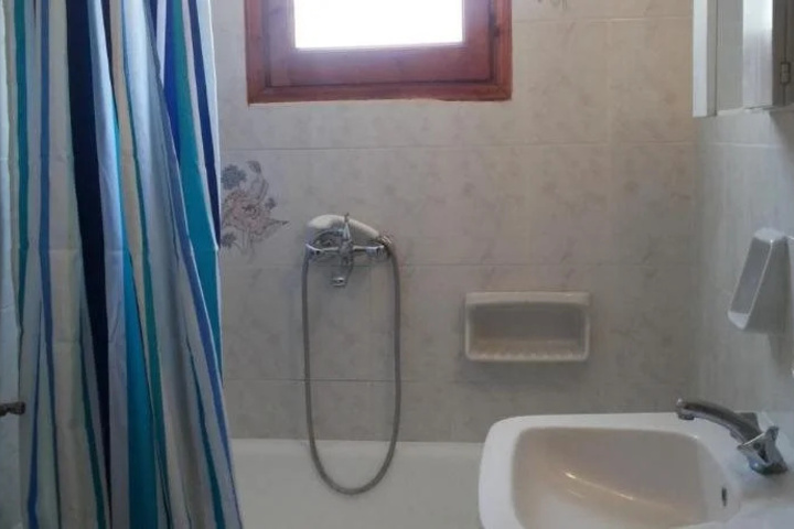 Room 9 of 21