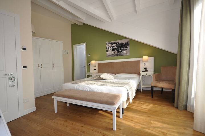 Room 28 of 56