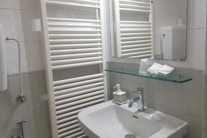 Room 45 of 63