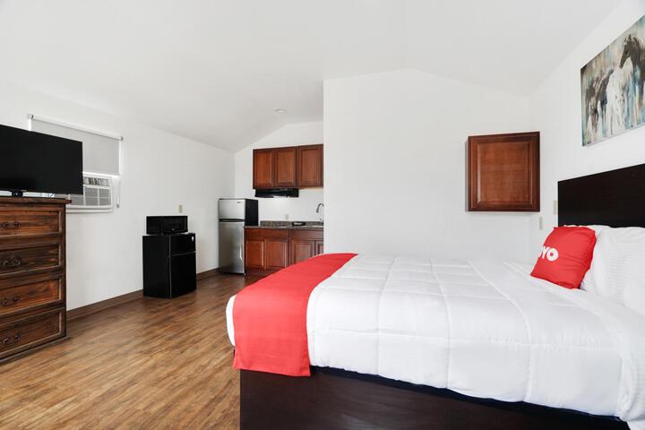 Room 4 of 32