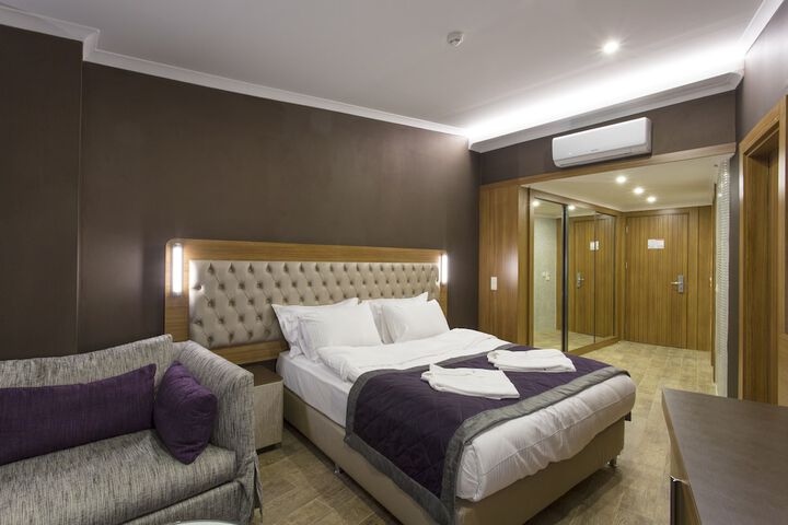 Room 10 of 81