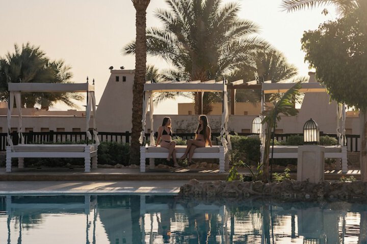 Hotel with Pool