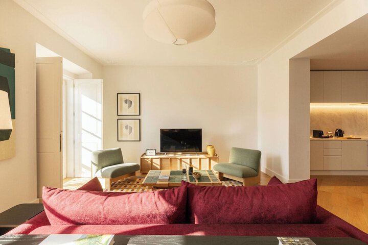 Room 47 of 193