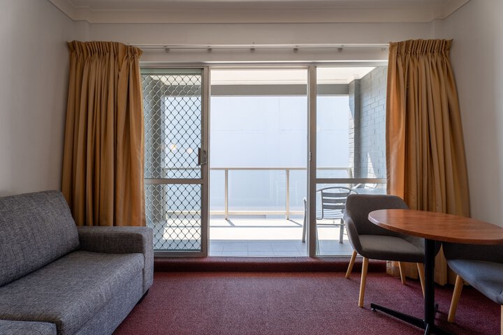 Room 5 of 66
