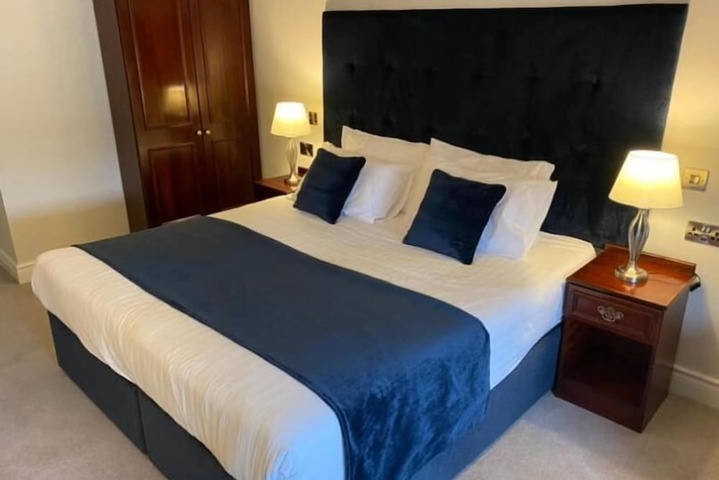 Room 10 of 49