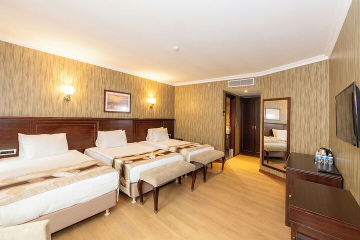 Room 15 of 40