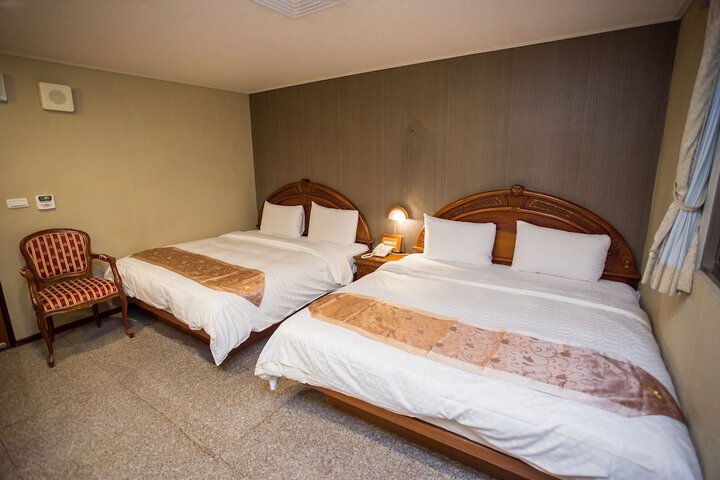 Room 73 of 139