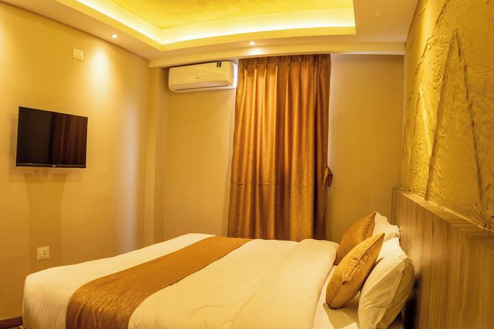 Room 12 of 60