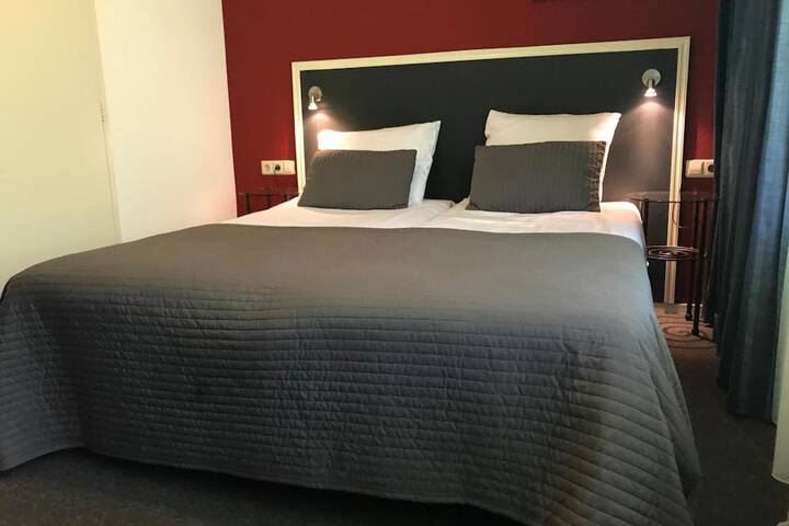 Room 14 of 50
