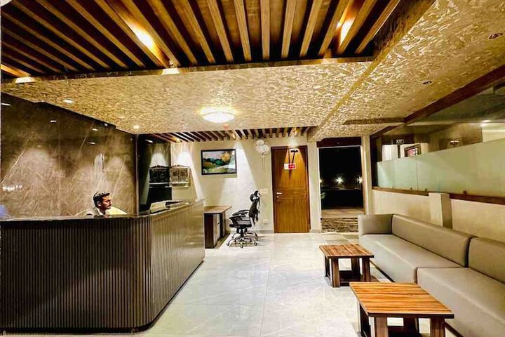 DREAMZ INN & SUITE