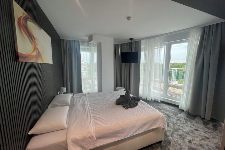 Room 13 of 85