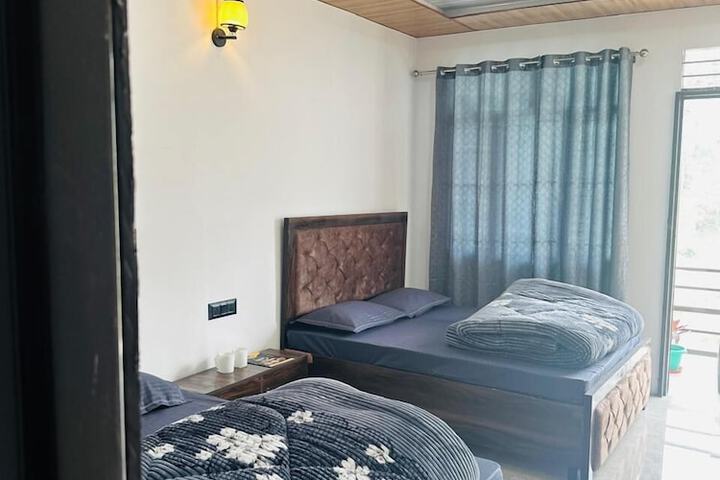 Room 6 of 26