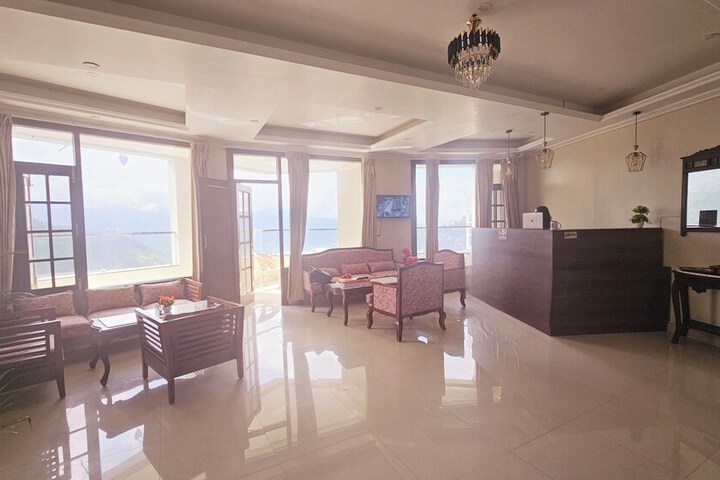 Hotel Interior 9 of 77
