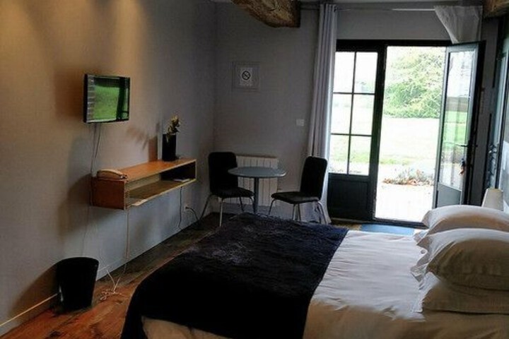 Room 6 of 62
